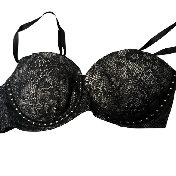 Other - Victoria Secret 34B Sparkle Stone And Sparkling Threads In Lace